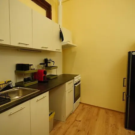 Spacious 2 Bedroom In 2 *