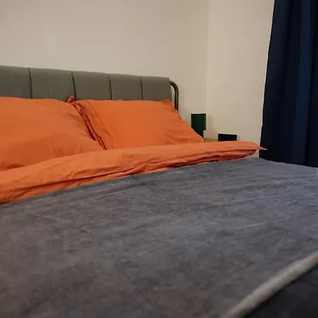 Spacious 2 Bedroom In 2 *