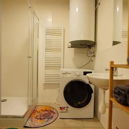 Apartament Spacious 2 Bedroom In 2 Praga