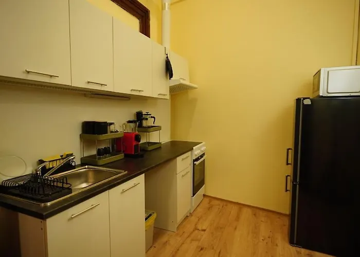 Spacious 2 Bedroom In 2 *
