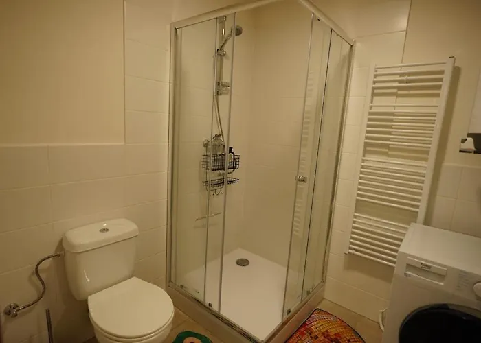 Spacious 2 Bedroom In 2 Daire