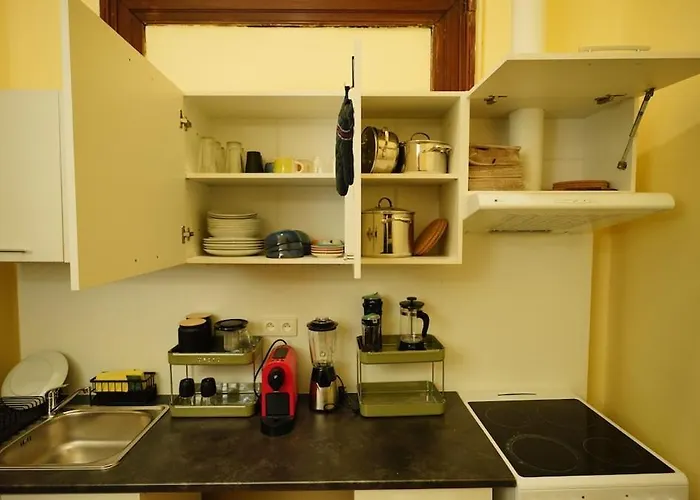Spacious 2 Bedroom In 2 Daire Prag